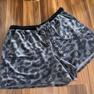 Size 3X / 3 Torrid lounge shorts with pockets